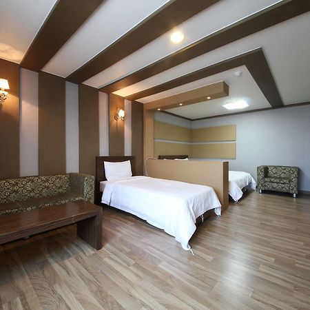 Yes Motel Gunsan Dış mekan fotoğraf