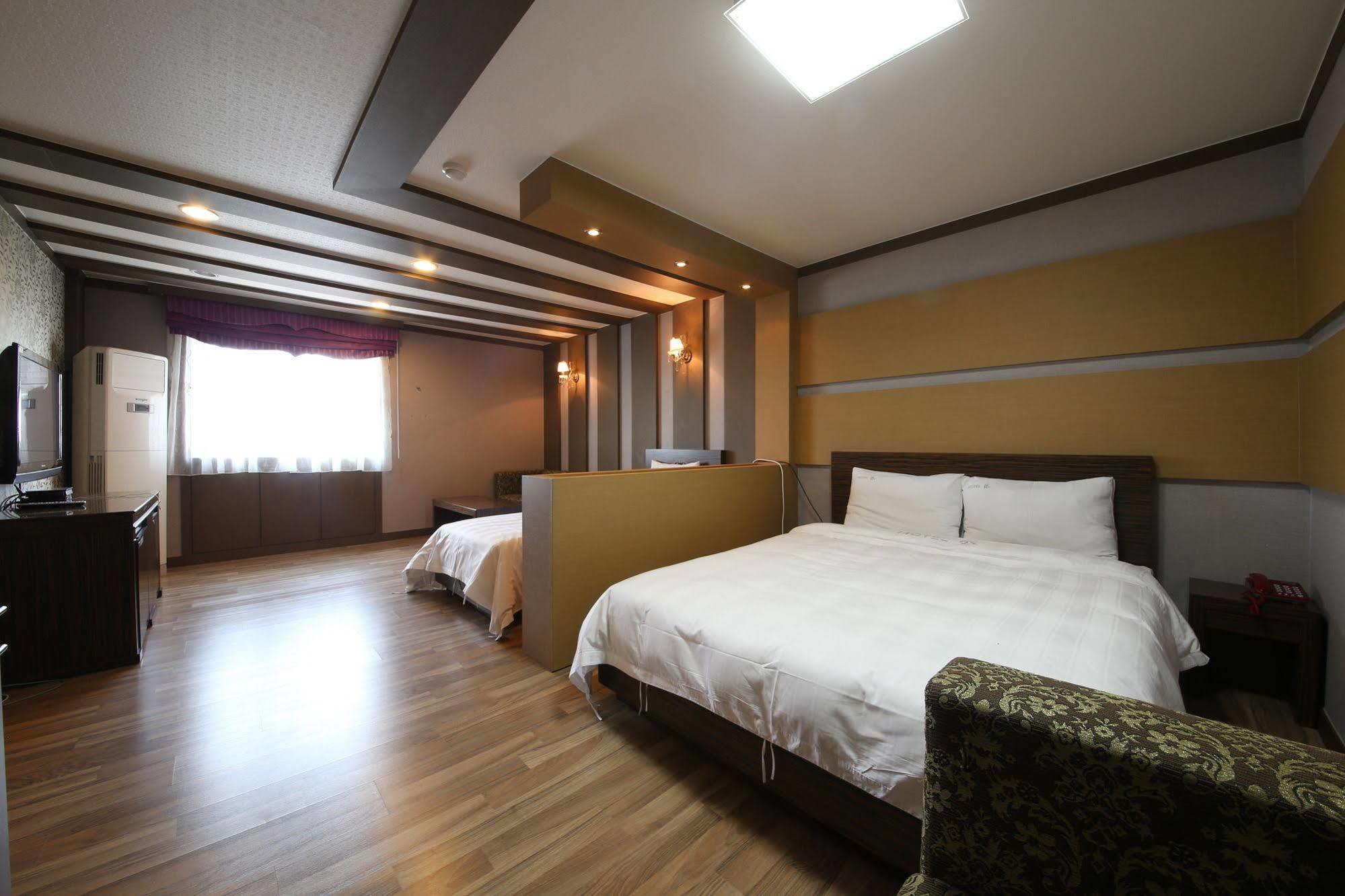 Yes Motel Gunsan Dış mekan fotoğraf