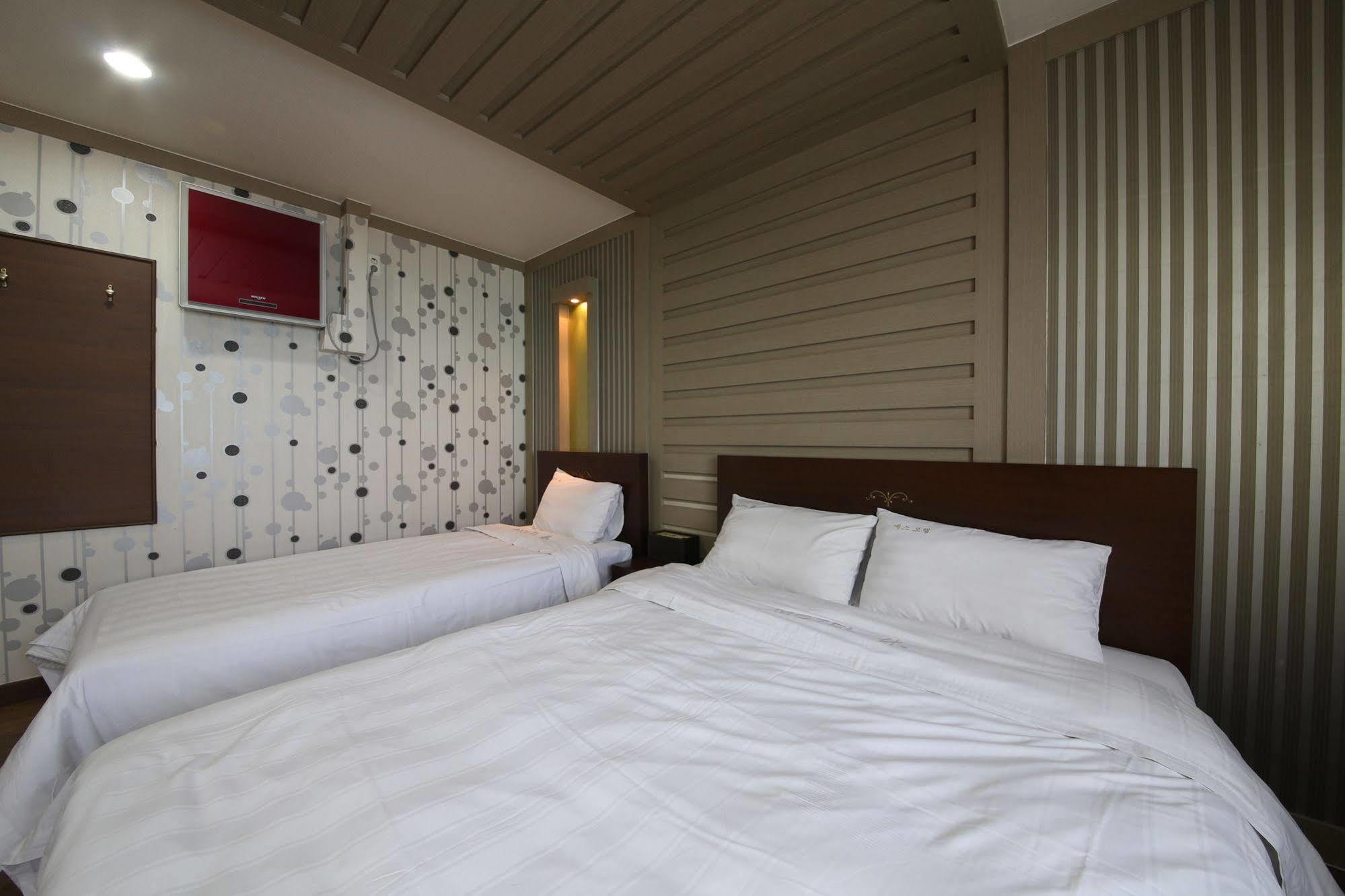 Yes Motel Gunsan Dış mekan fotoğraf