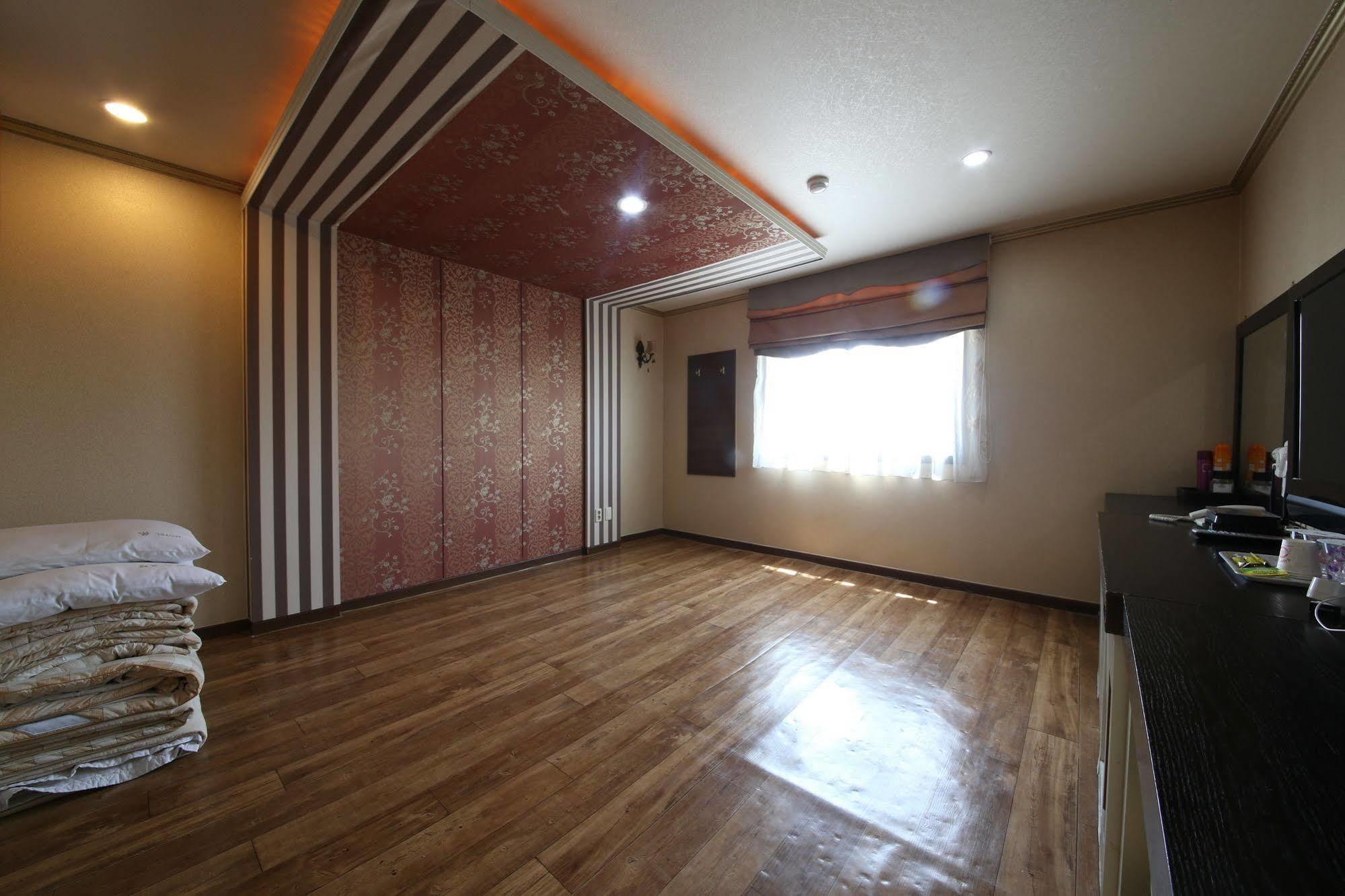 Yes Motel Gunsan Dış mekan fotoğraf