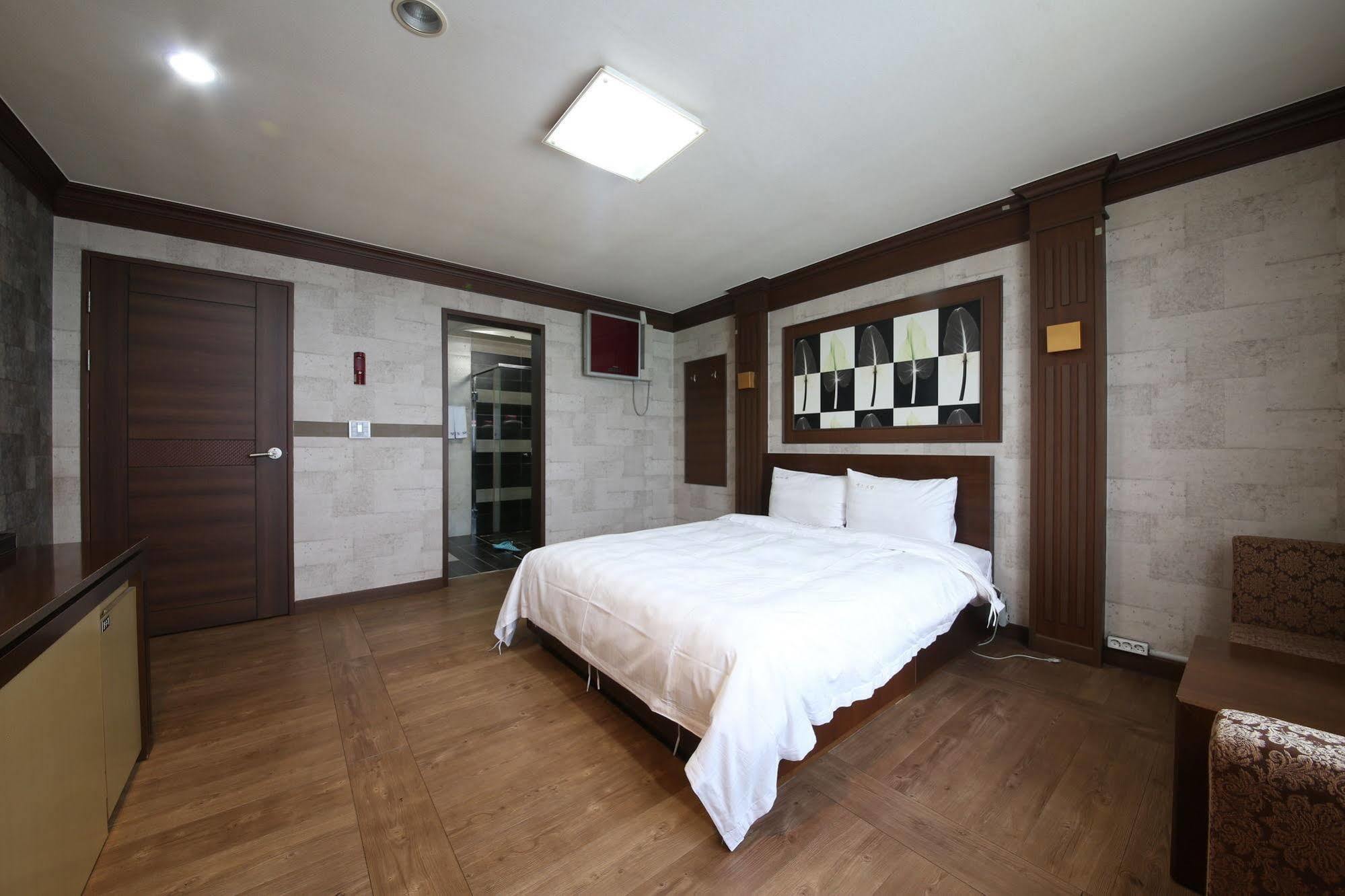 Yes Motel Gunsan Dış mekan fotoğraf