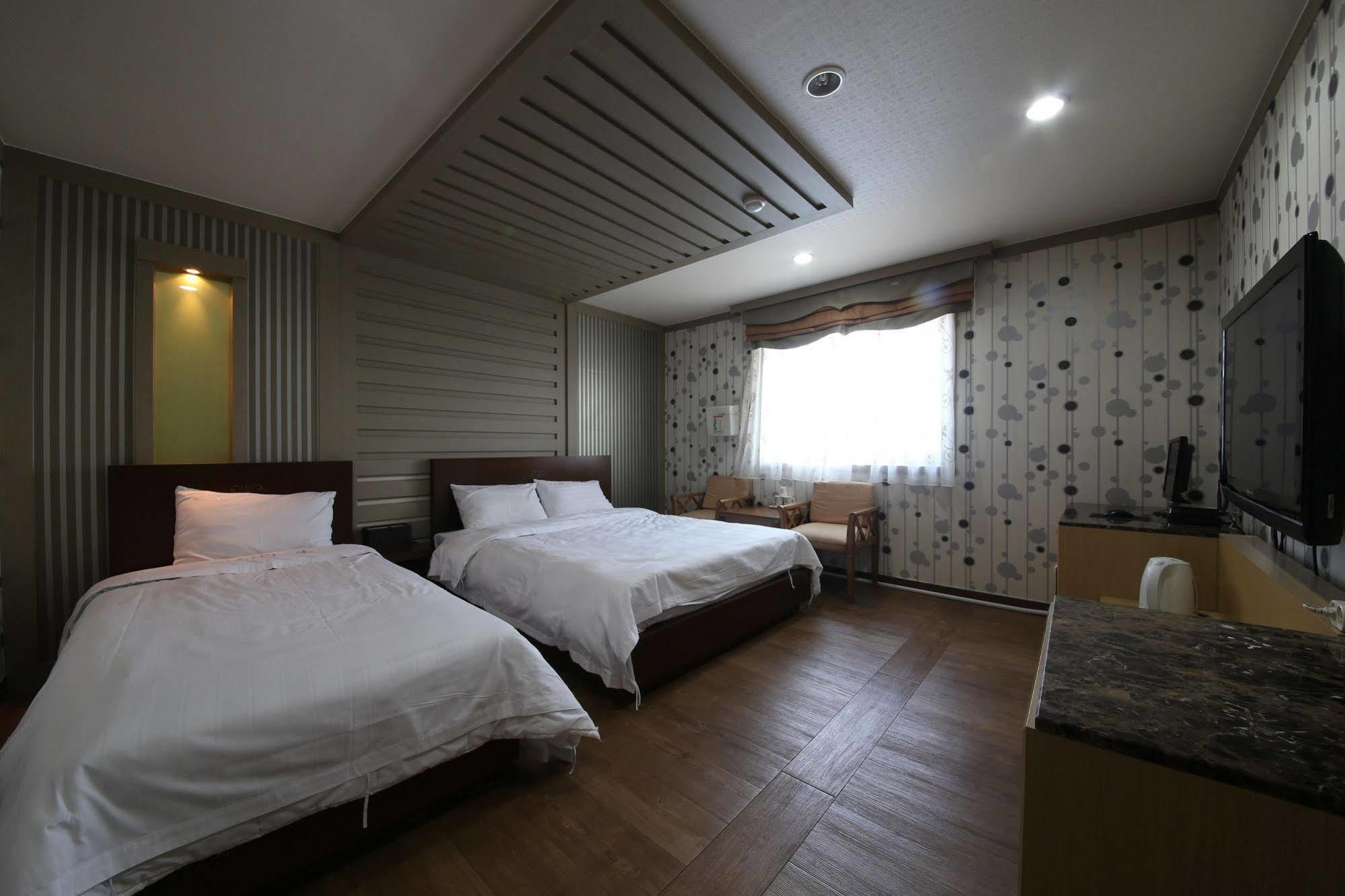 Yes Motel Gunsan Dış mekan fotoğraf