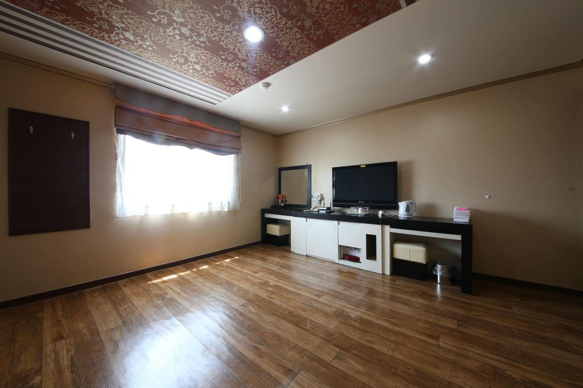 Yes Motel Gunsan Dış mekan fotoğraf
