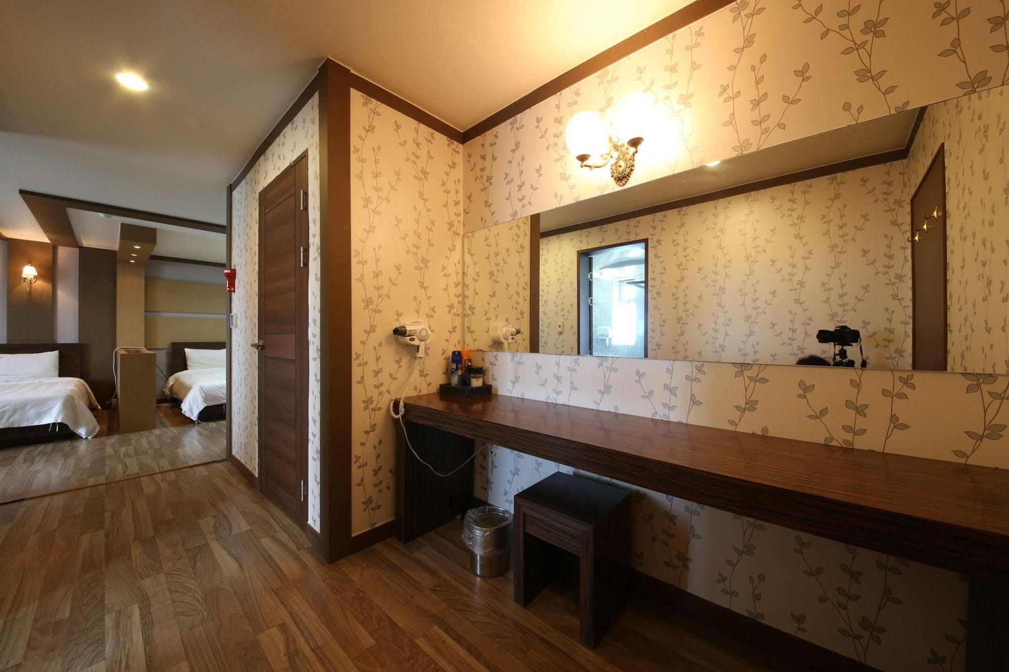 Yes Motel Gunsan Dış mekan fotoğraf